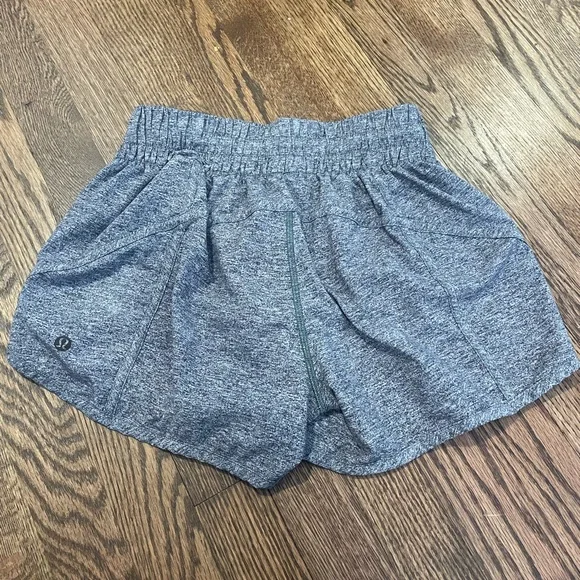 Lululemon Women’s High Rise Shorts - Picture 6 of 8